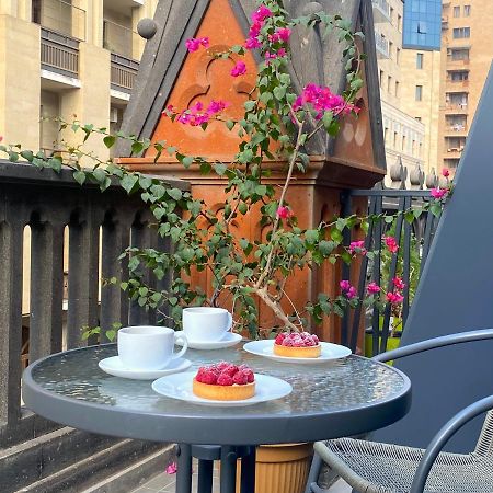 Heart Of Yerevan - City Center Luxury Apartments Bagian luar foto