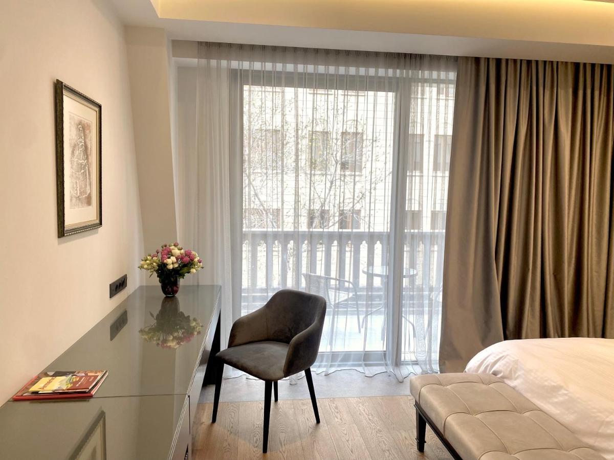 Heart Of Yerevan - City Center Luxury Apartments Bagian luar foto