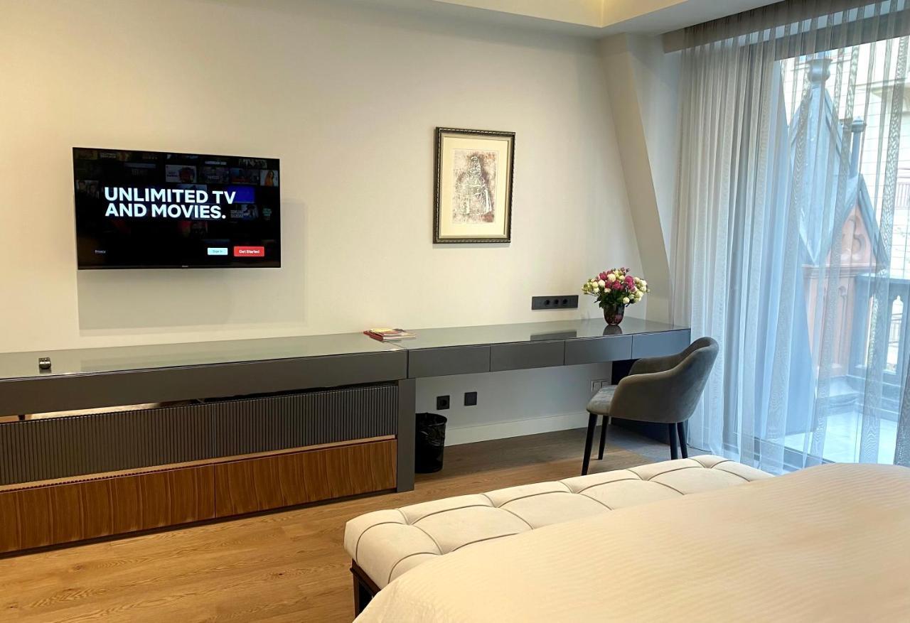 Heart Of Yerevan - City Center Luxury Apartments Bagian luar foto