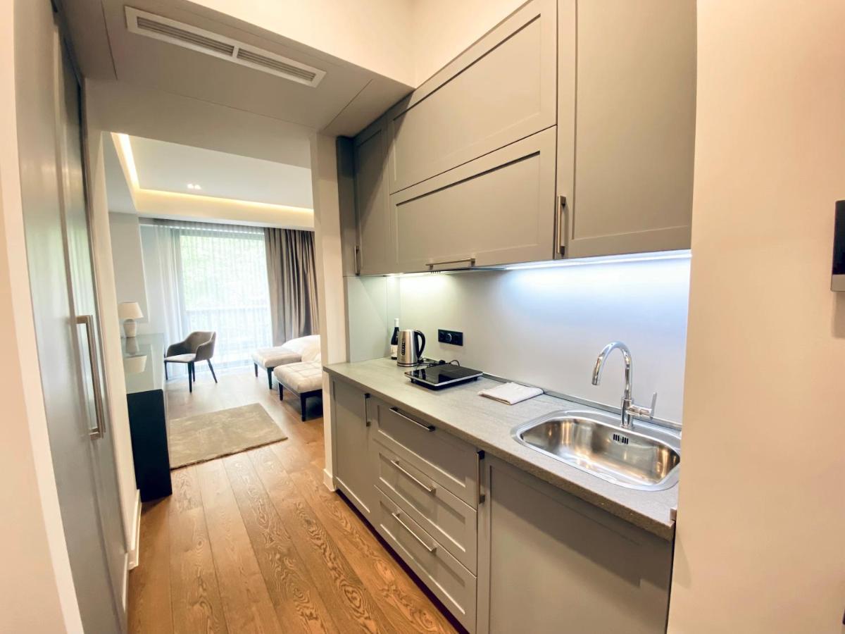 Heart Of Yerevan - City Center Luxury Apartments Bagian luar foto