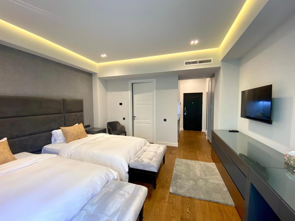 Heart Of Yerevan - City Center Luxury Apartments Bagian luar foto