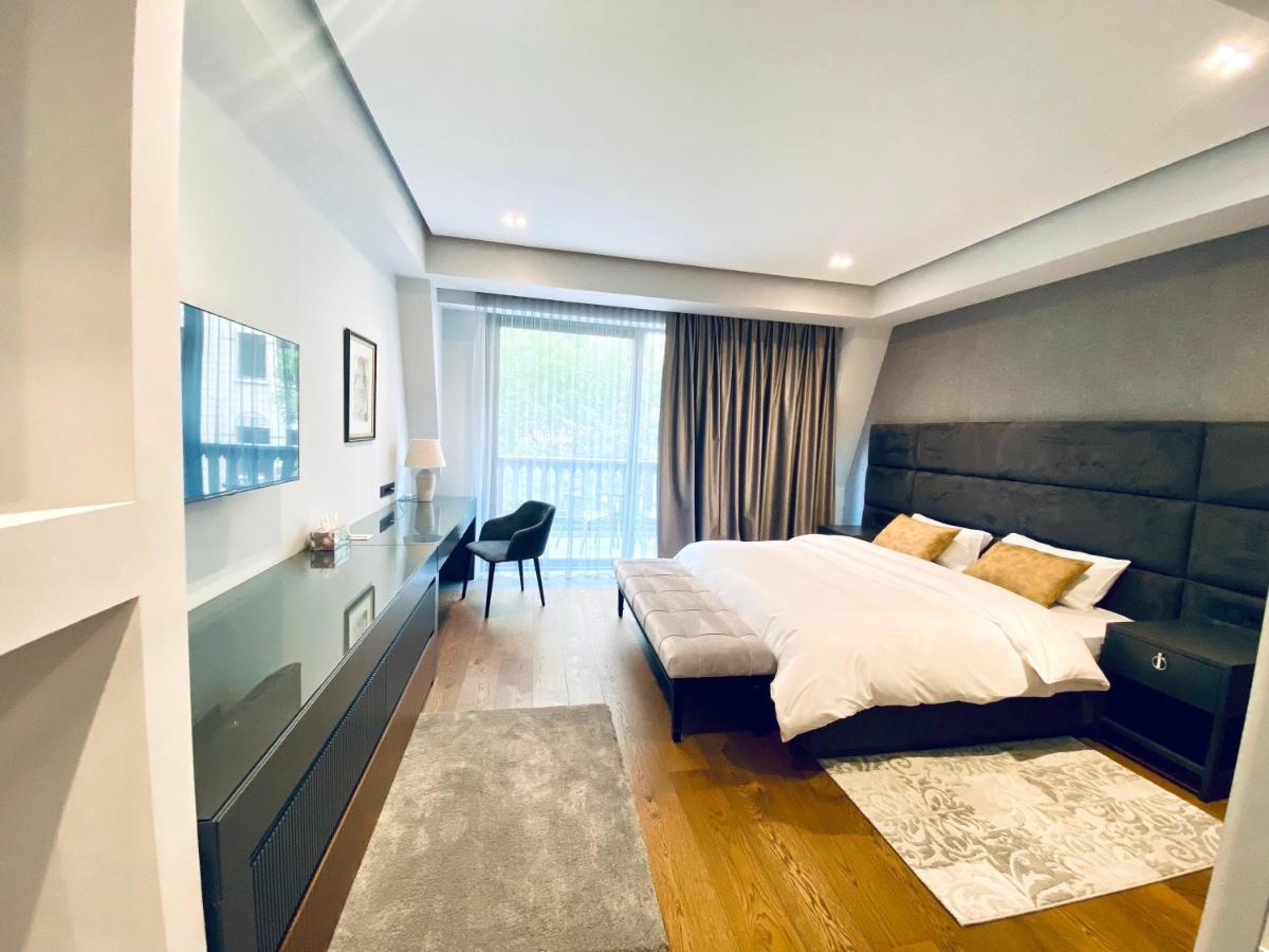 Heart Of Yerevan - City Center Luxury Apartments Bagian luar foto