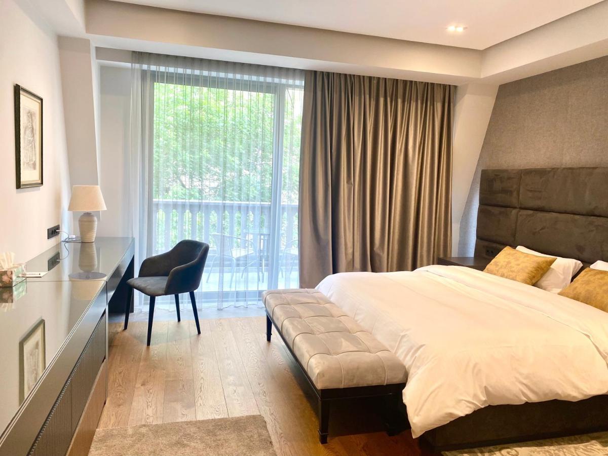 Heart Of Yerevan - City Center Luxury Apartments Bagian luar foto