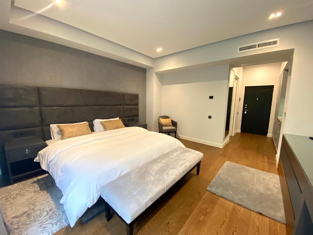 Heart Of Yerevan - City Center Luxury Apartments Bagian luar foto
